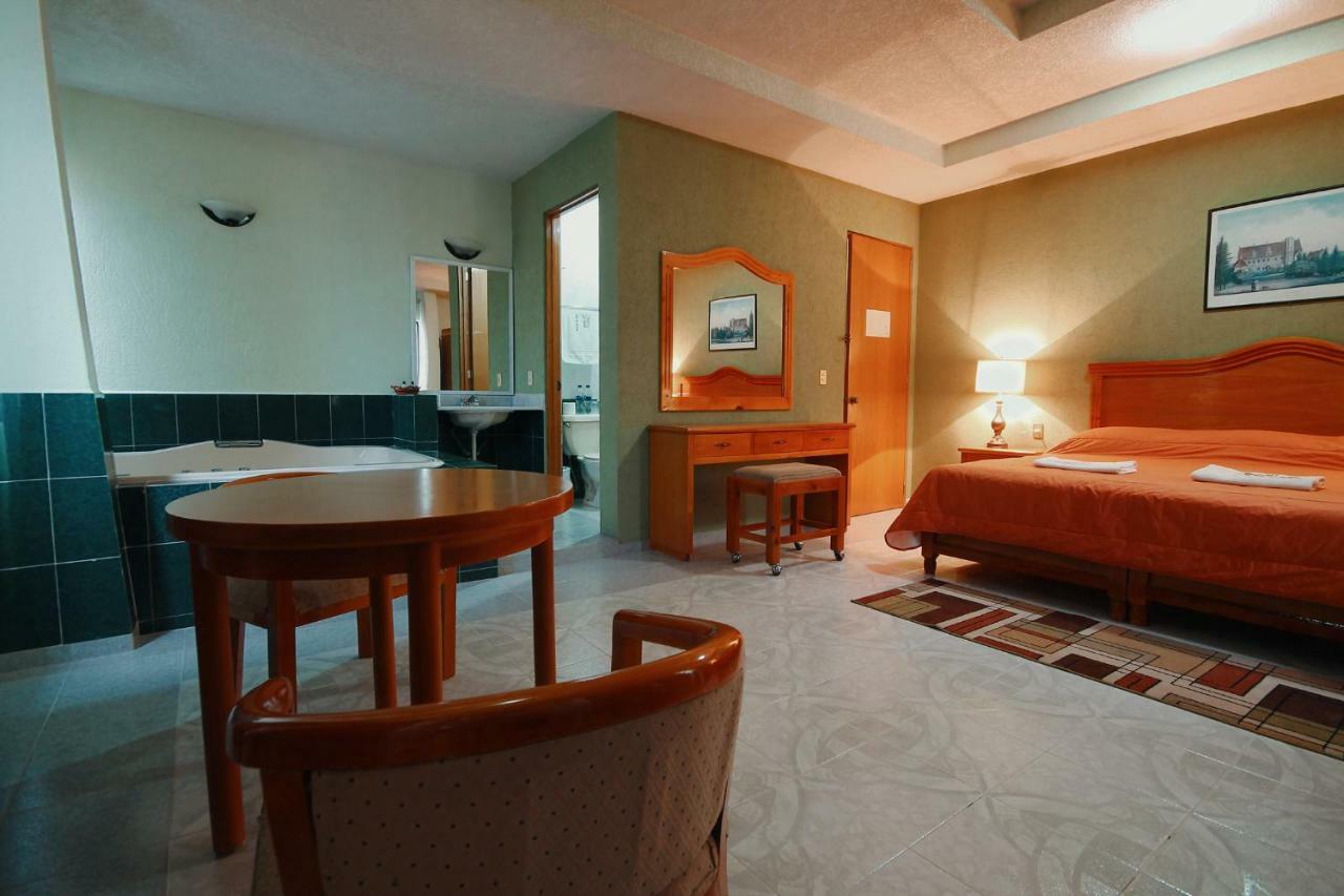 Hotel El Conquistador Monarca. Zitacuaro Екстер'єр фото