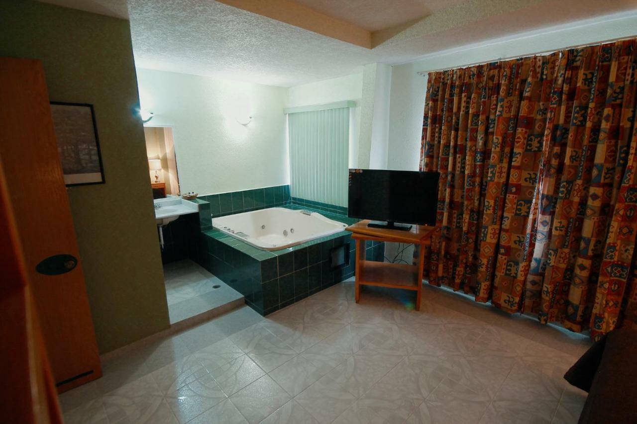 Hotel El Conquistador Monarca. Zitacuaro Екстер'єр фото