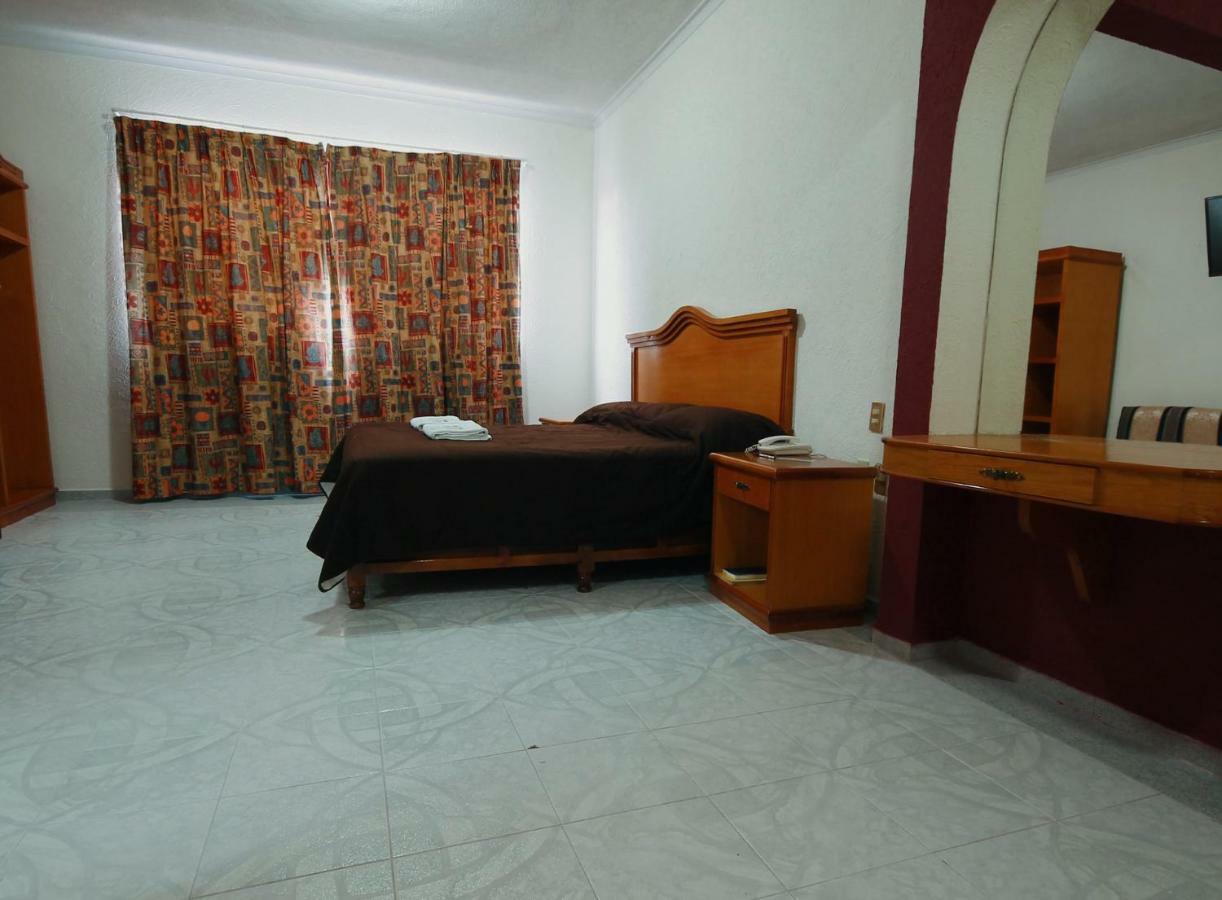 Hotel El Conquistador Monarca. Zitacuaro Екстер'єр фото